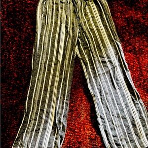 Briggs women linen pants size medium black and white striped